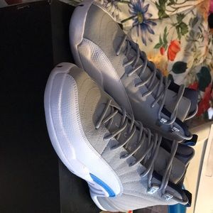 Jordan retro 12 sz 6.5 kids 8 womens